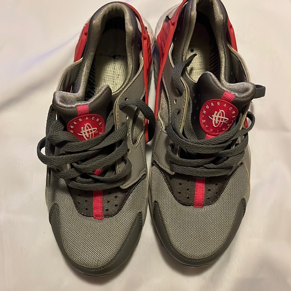 Pink and grey/ sliver Nike huarache